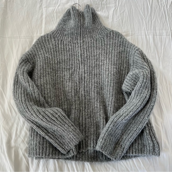 H&M Zip-Up Sweater - Picture 2 of 7